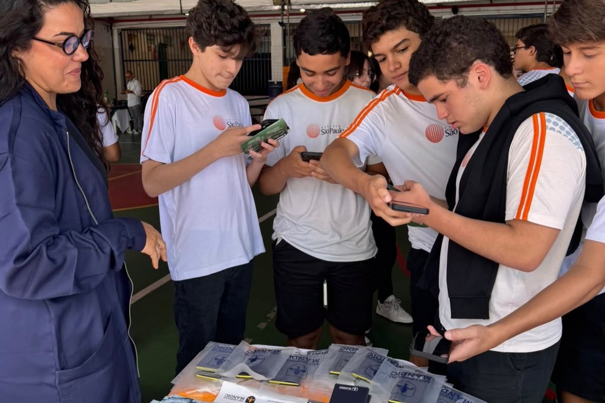 Feira de carreiras conecta estudantes de Salvador a mais de 30 universidades internacionais! 