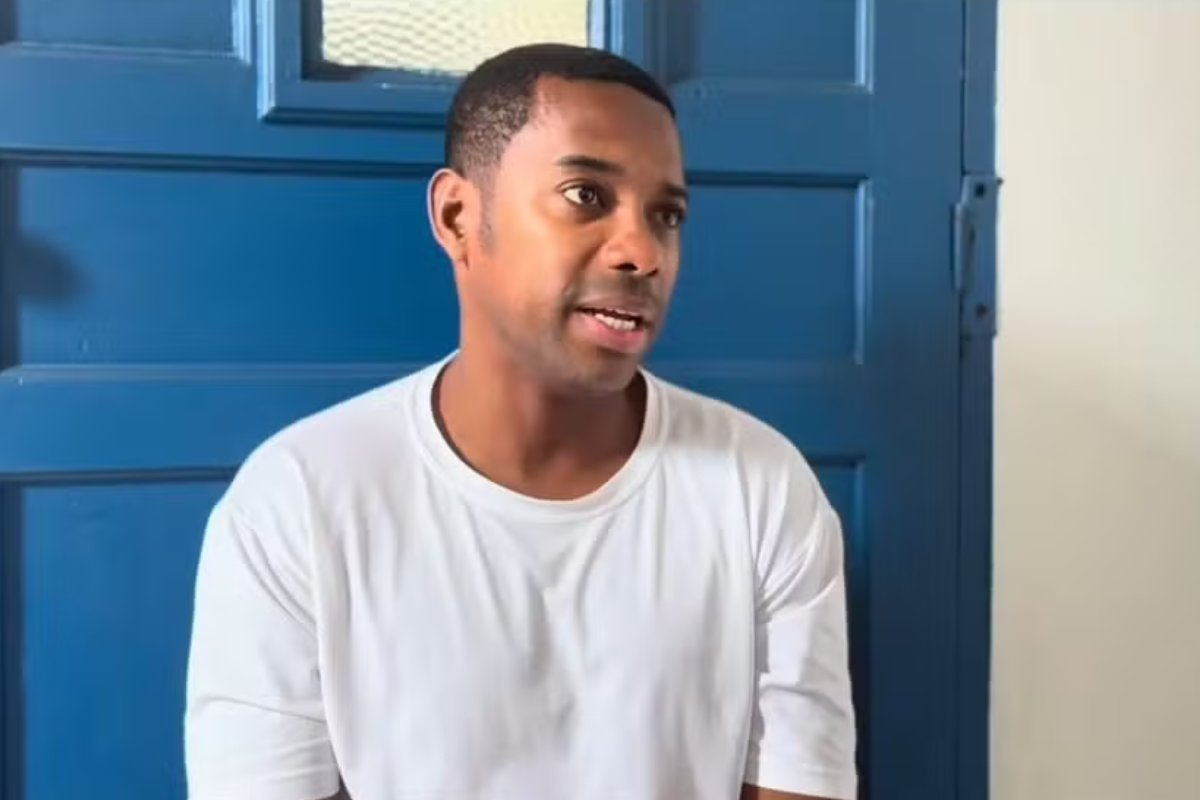 Robinho tem pena reduzida em 301 dias após atividades de trabalho e estudo