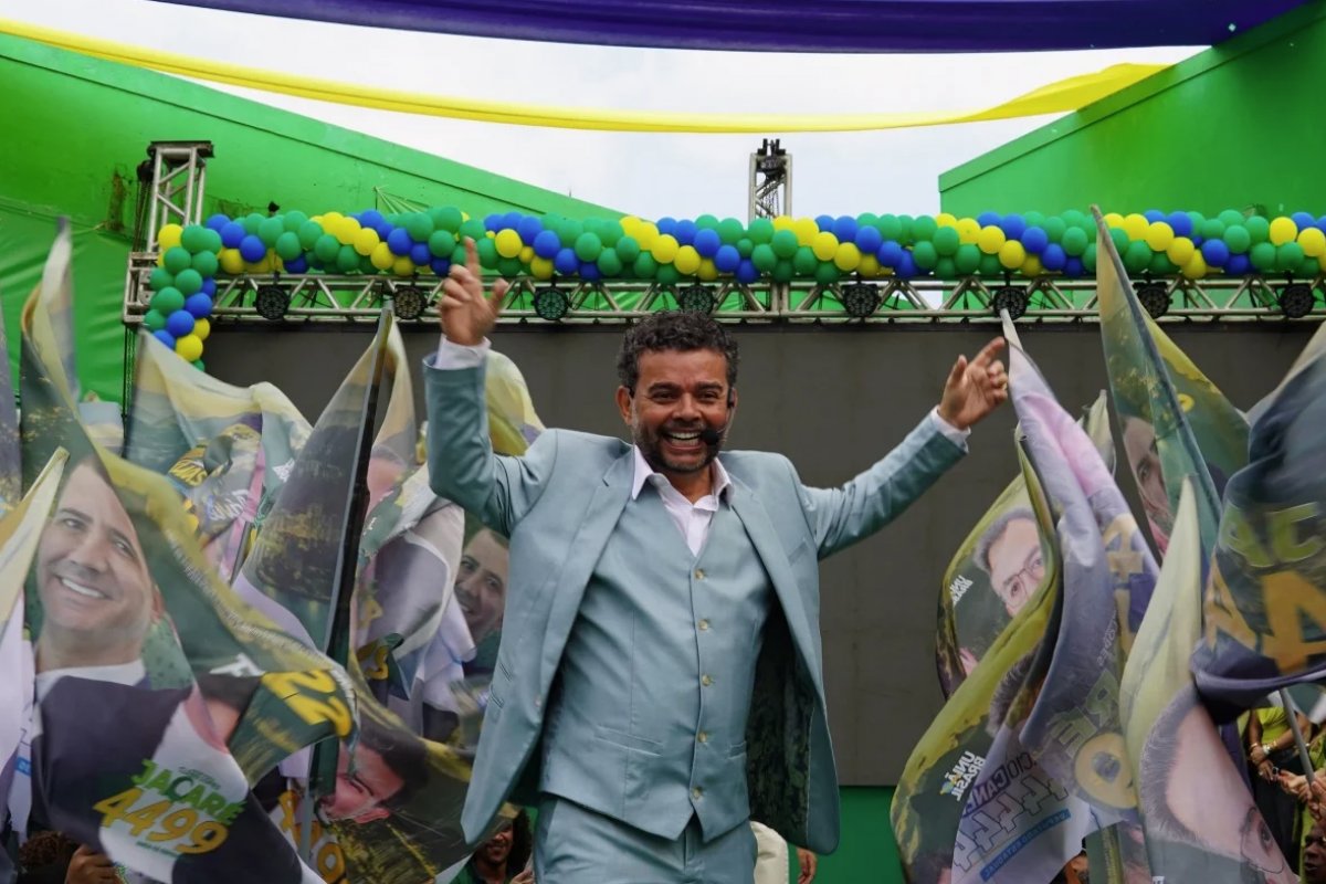 Candidato a deputado federal usou R$ 100 mil do Fundão para contratar empresa que é sócio 