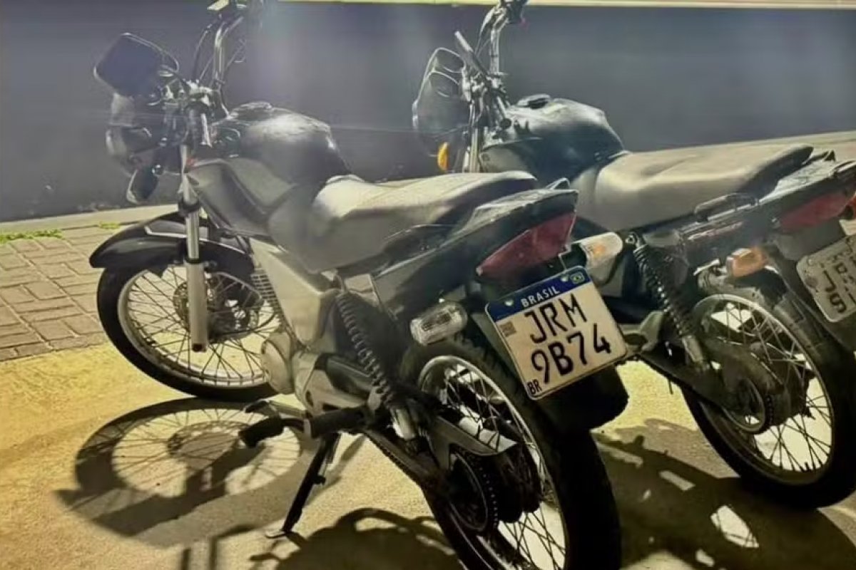 Duas motos com mesmo chassi e placas quase iguais são apreendidas e passarão por perícia