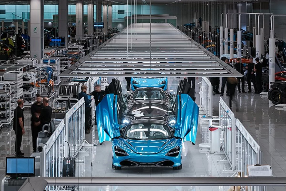 McLaren anuncia primeiro SUV da história: chega em 2028
