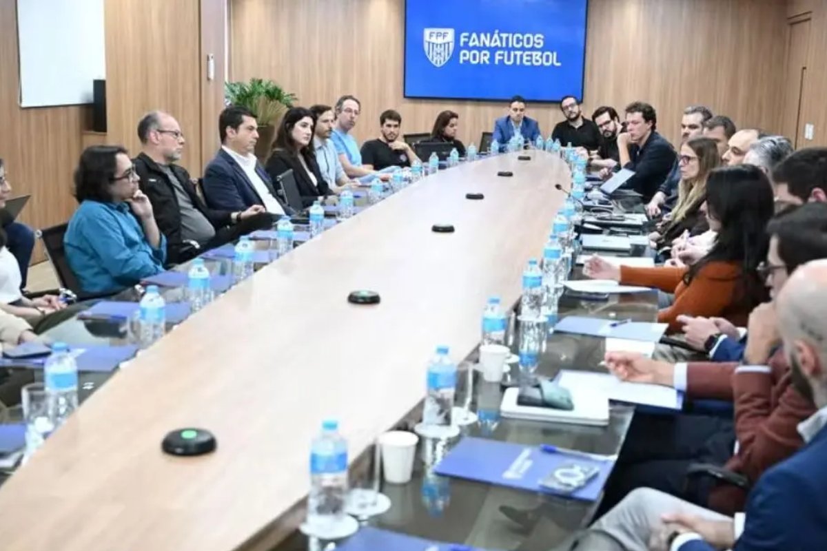 Clubes de futebol brasileiro fazem manifesto contra veto a bets