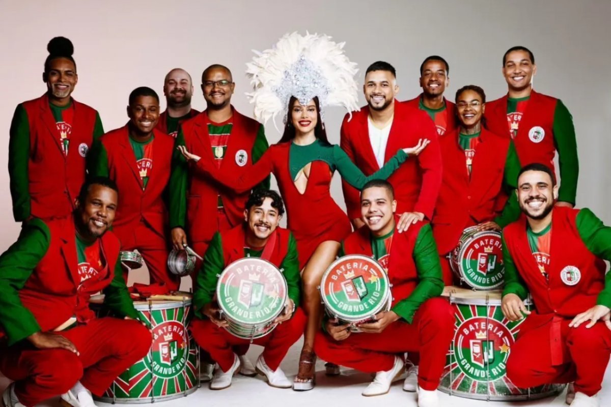 Anitta será coroada rainha de bateria da Grande Rio neste domingo (20)