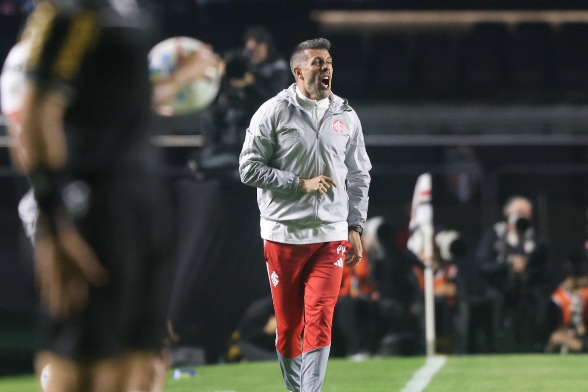 Internacional demite Pezzolano após derrota para o São Paulo