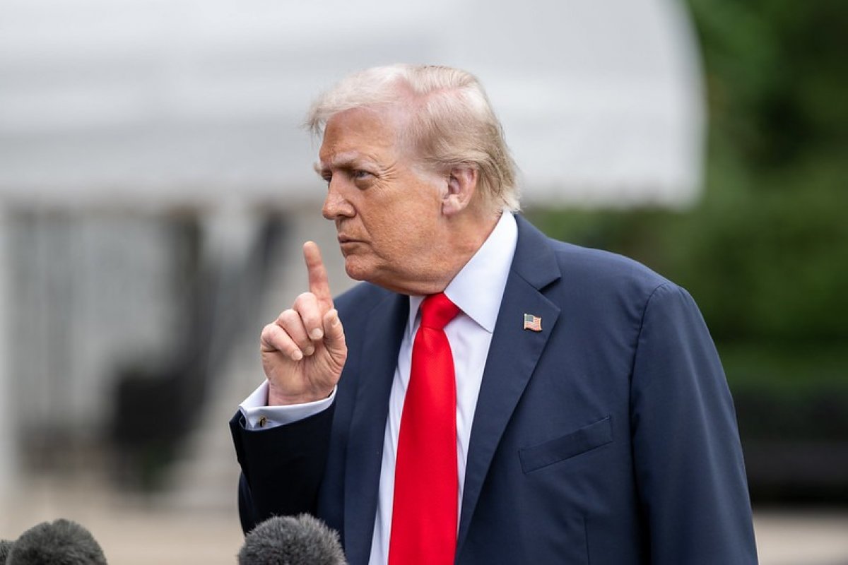 Em reação a Trump, principais redes de TV dos EUA suspendem cobertura da Casa Branca