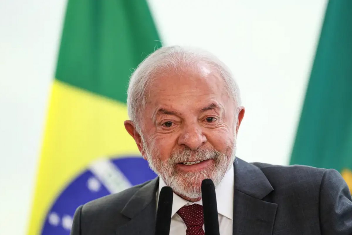 Em Nova York, Lula chama Eduardo Bolsonaro de “traidor da pátria” e cita financiamento de Dark Horse