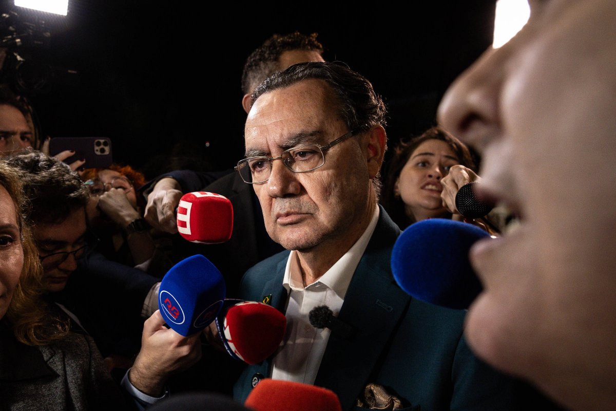 Empresa da filha de Augusto Cury faturou R$ 19,9 mi em negócios com prefeituras
