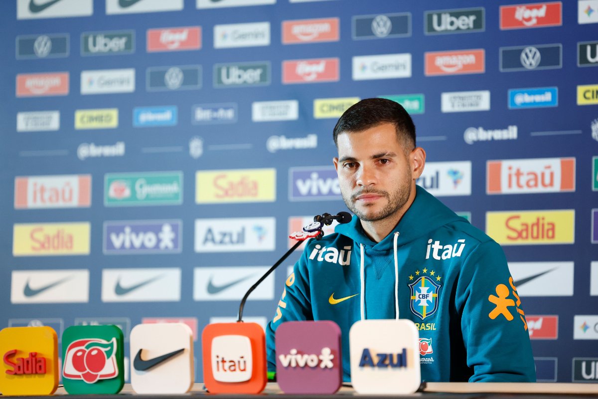 Bruno Guimarães relembra pênalti perdido e diz que cobraria novamente