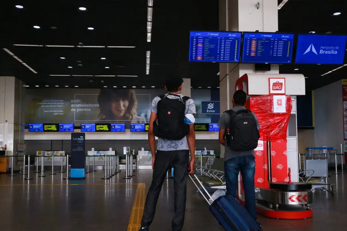 Preço médio da passagem aérea sobe 14,5% em um ano e chega a R$ 777, diz Anac 