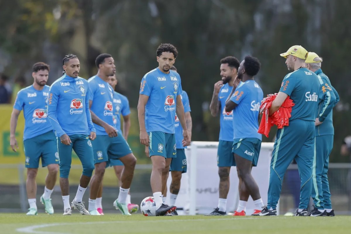 Ancelotti faz testes e esboça provável escalação do Brasil para amistoso; confira 