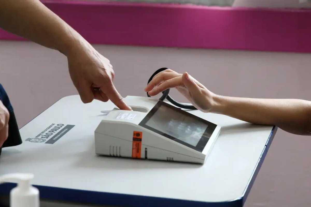 Faltam 10 dias para as Eleições 2026: confira se biometria é obrigatória para votar