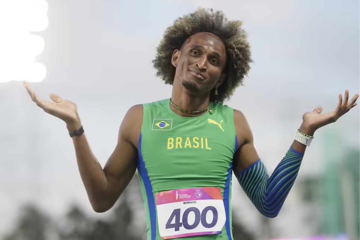 Alison dos Santos fecha temporada histórica com ouro nos 400m rasos