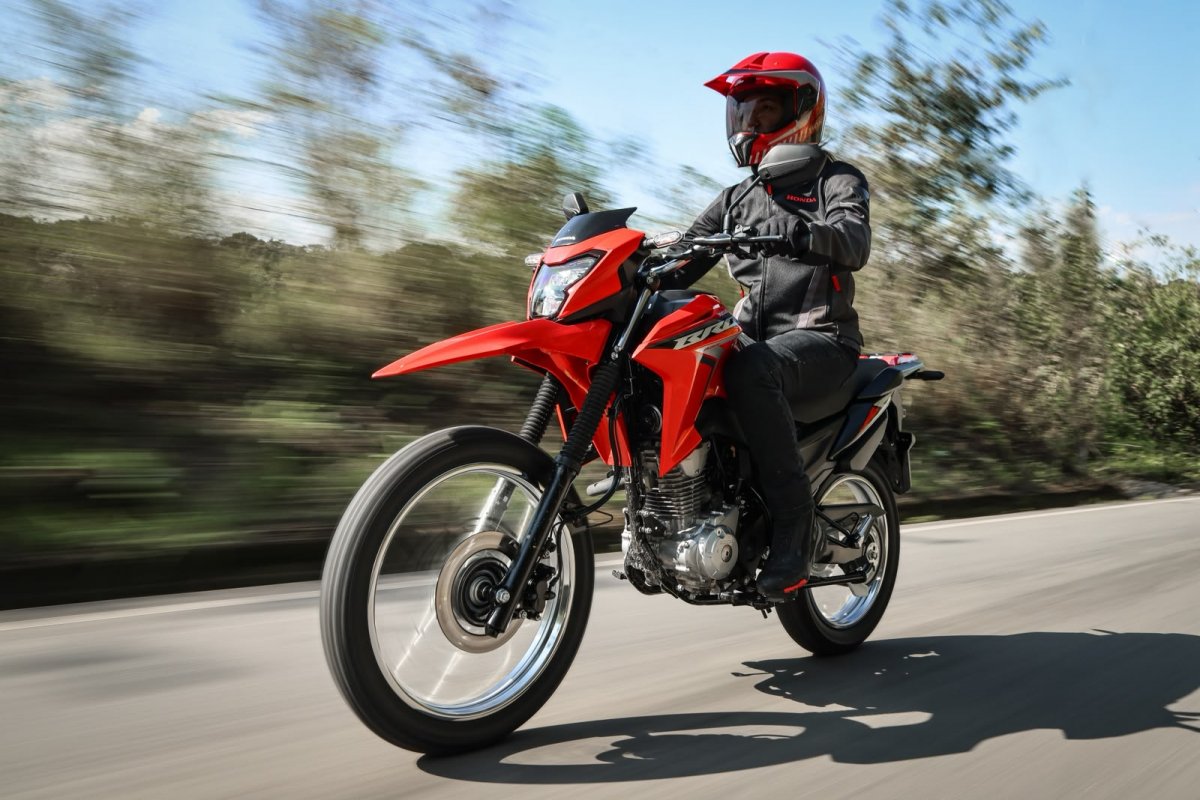 Honda Bros 2027 fica mais equipada: preços sobem