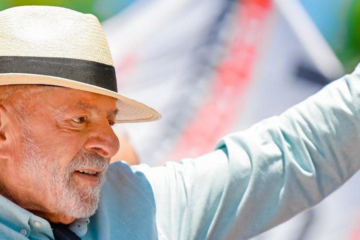Lula participa de caminhada em Salvador na terça-feira (29)