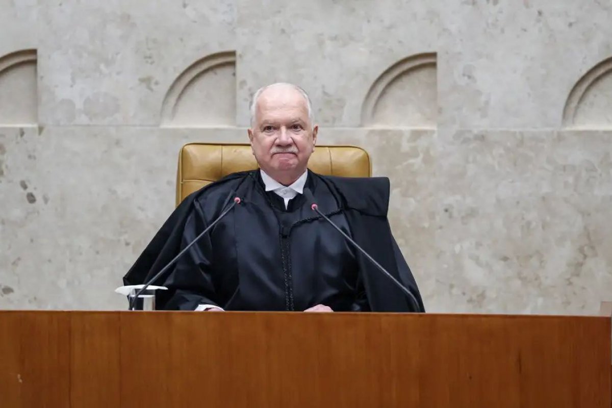 Edson Fachin se reúne com ministros do TSE para discutir crise na Corte às vésperas das eleições
