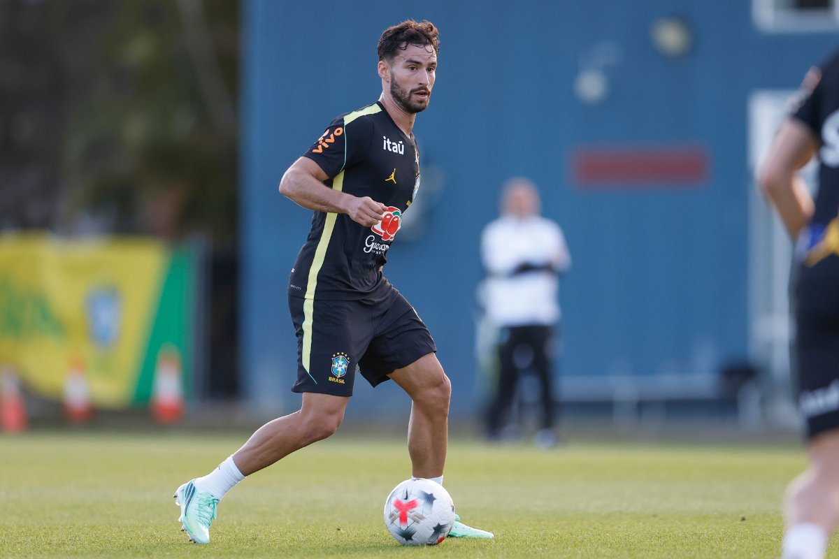 Martinelli celebra primeira convocação e destaca chance de trabalhar com Ancelotti