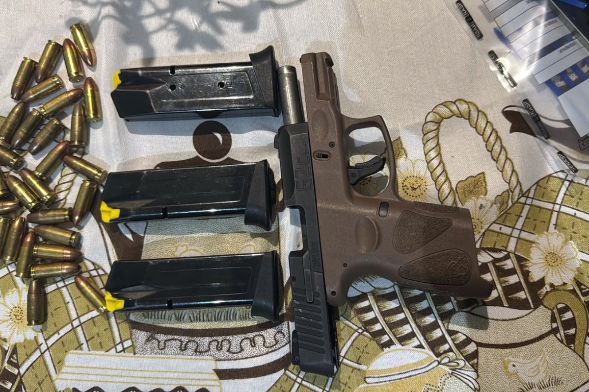   Oito pessoas são presas em operação policial contra comércio ilegal de armamentos 
