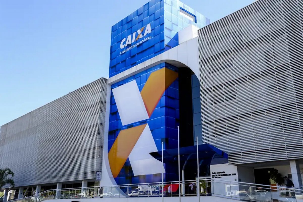 Caixa retoma parte do atendimento nas agências após decisão do TST