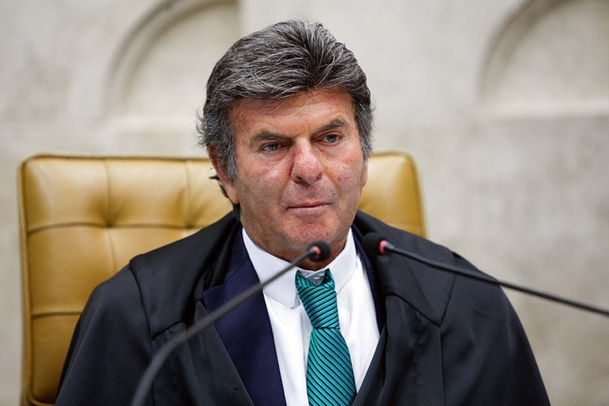 Luiz Fux derruba decisão de Flávio Dino sobre liberação de postagens sobre Nossa Senhora Aparecida