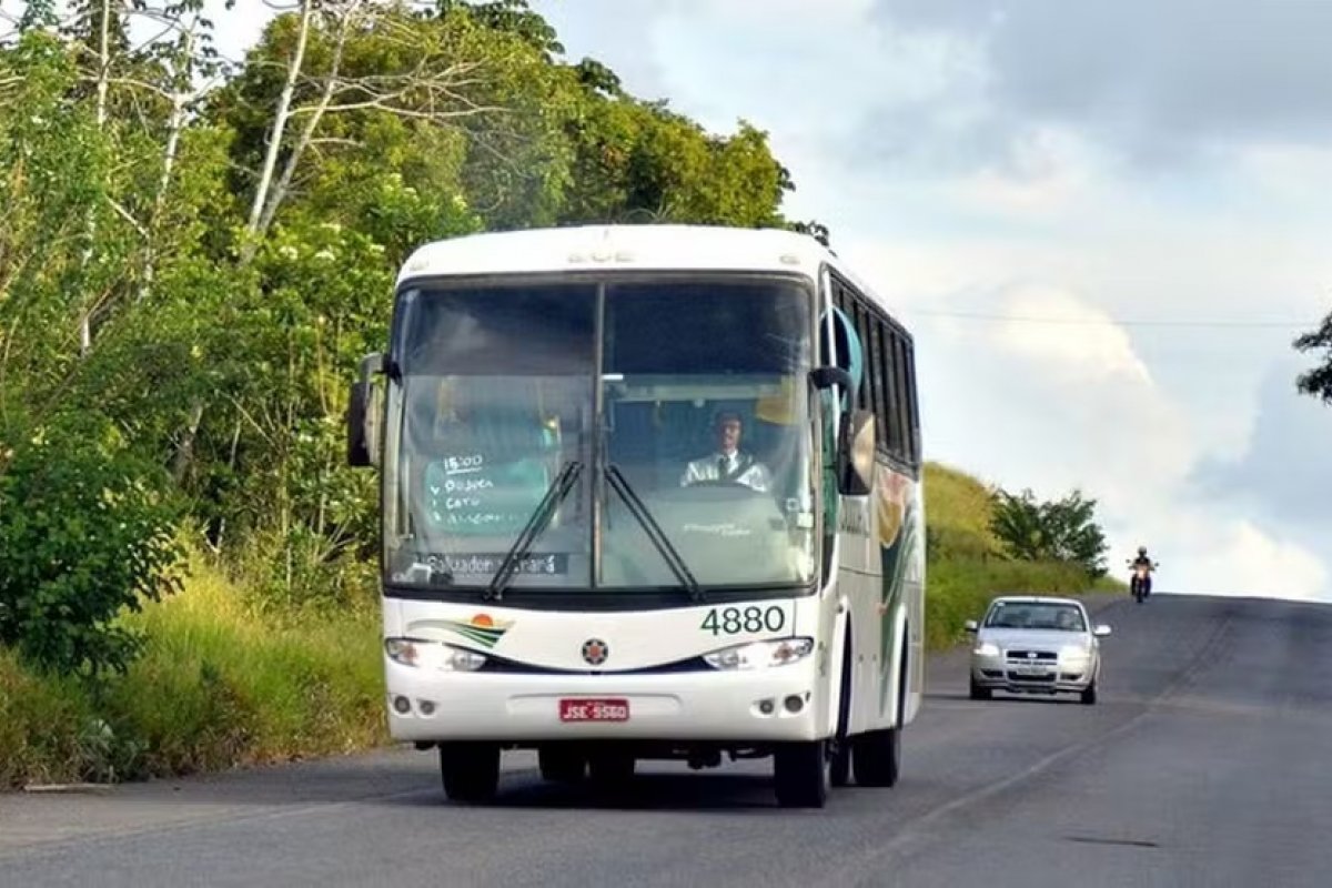 Ônibus intermunicipais estarão gratuitos na véspera e no dia das eleições na Bahia