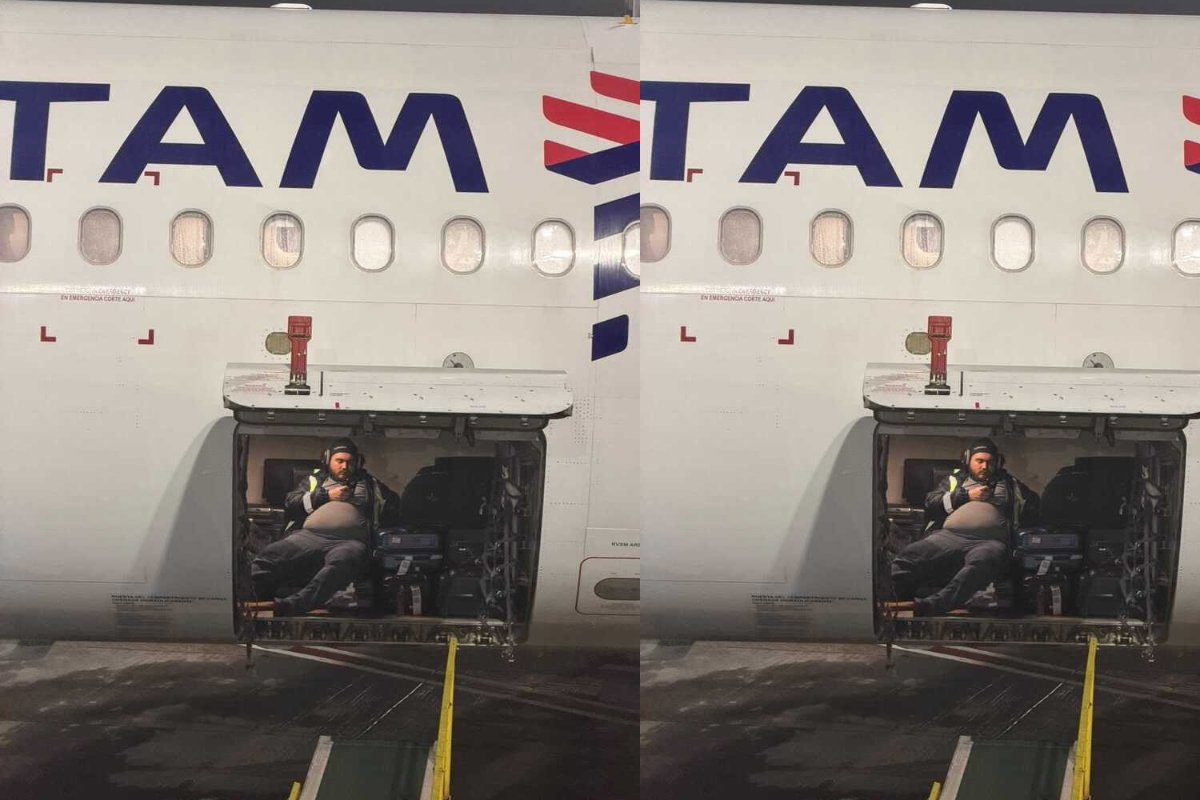 Funcionário da LATAM é flagrado sentado sobre malas em aeronave, diz coluna