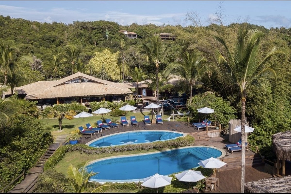 Pousada Estrela D'Água e Nagayama levam o Bar do Naga para a areia de Trancoso no verão 2026-2027! 