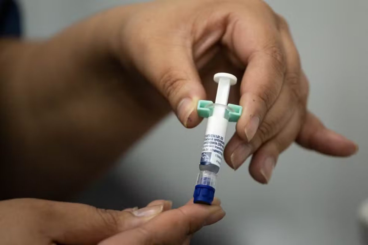 Salvador inicia vacinação de pessoas com 85 anos ou mais contra pneumonia nesta quarta-feira (30)
