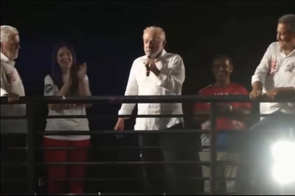 Vídeo: Em ato em Salvador, Lula chama ACM Neto de "mentiroso" e cobra explicações sobre relação com Vorcaro