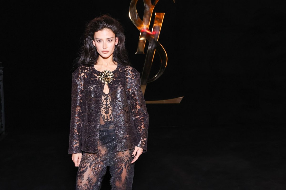 Livia Nunes é a brasileira escolhida por Saint Laurent para a Paris Fashion Week!