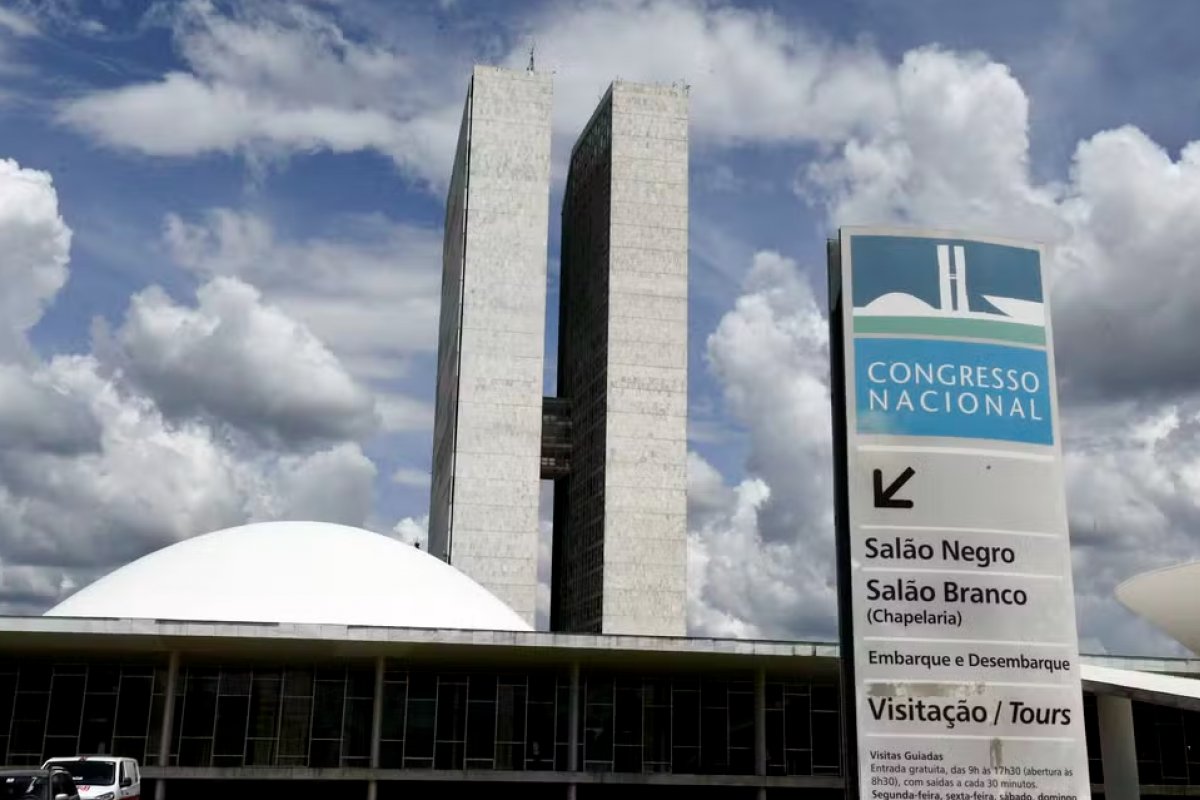 Emendas PIX: R$ 1,5 bilhão destinados para obras em 2025 não detalham onde recursos serão aplicados