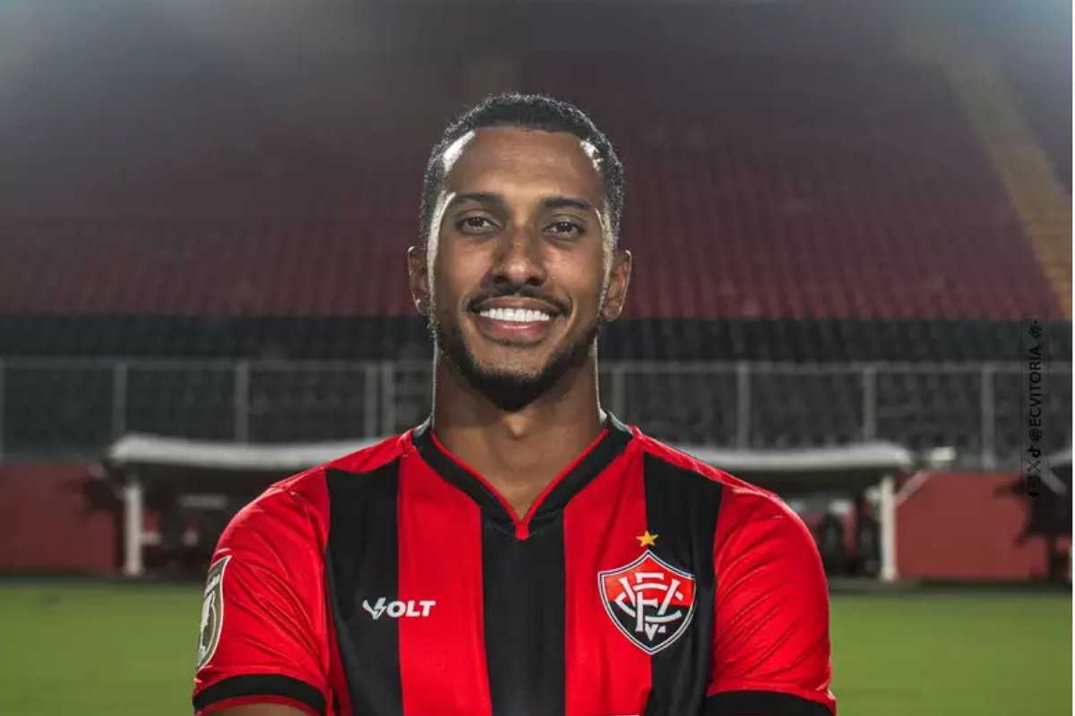 Vitória é condenado a pagar R$ 7 milhões a Lucas Braga, mas vai recorrer