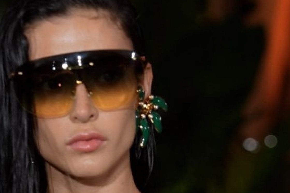 Livia Nunes, brasileira que entrou no radar das grandes marcas internacionais, faz sua estreia nas passarelas da Paris Fashion Week! 