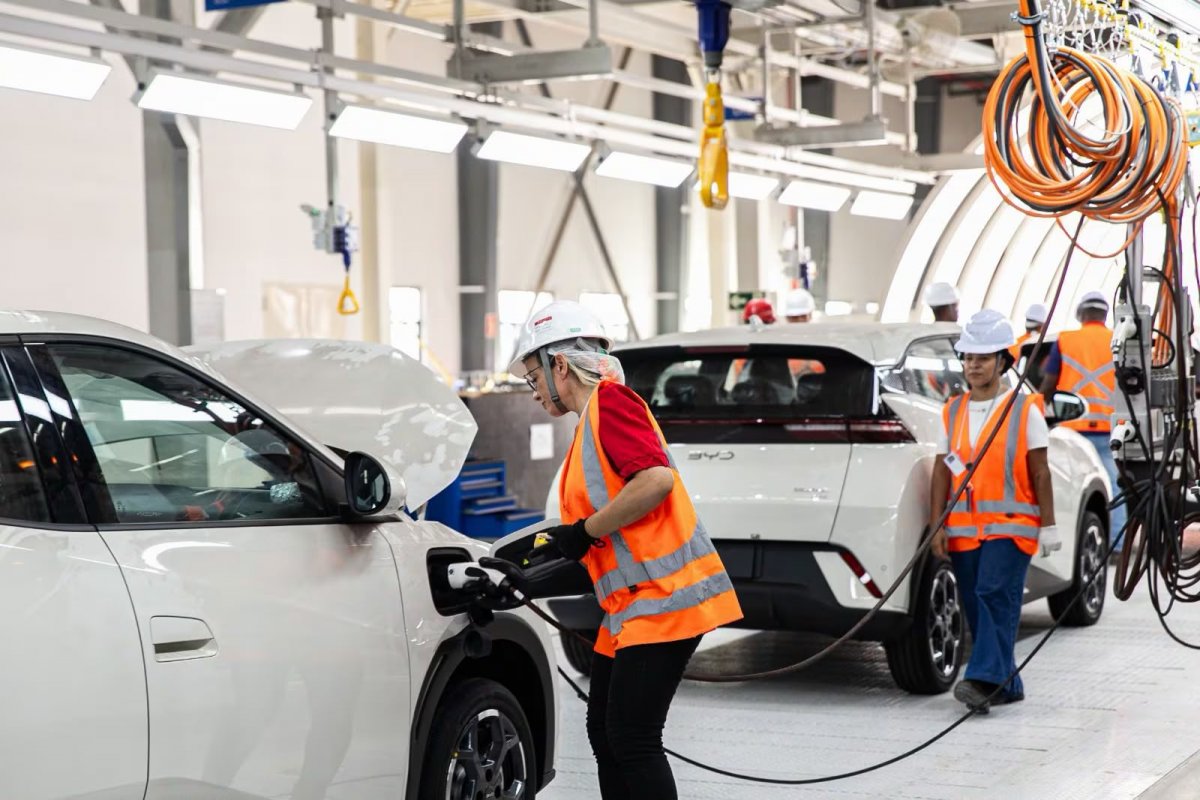BYD chega a 8,5 mil funcionários em Camaçari