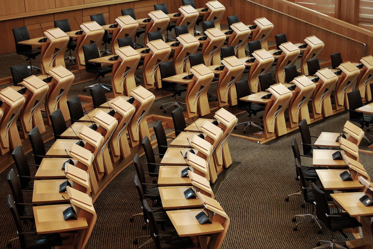  Deputados e senadores recebem 54% mais emendas e dificultam renovação no Congresso 