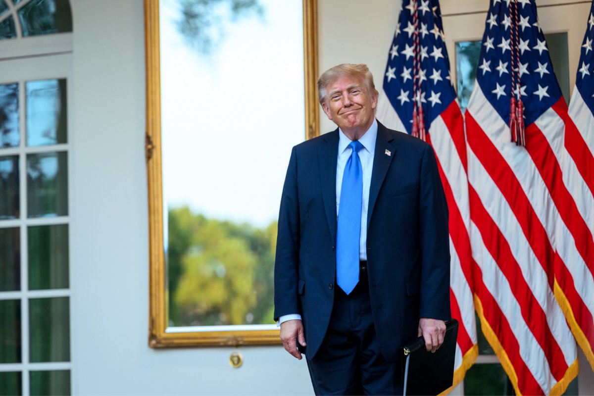 Trump volta a prometer US$5 mil por americano se vencer eleições legislativas