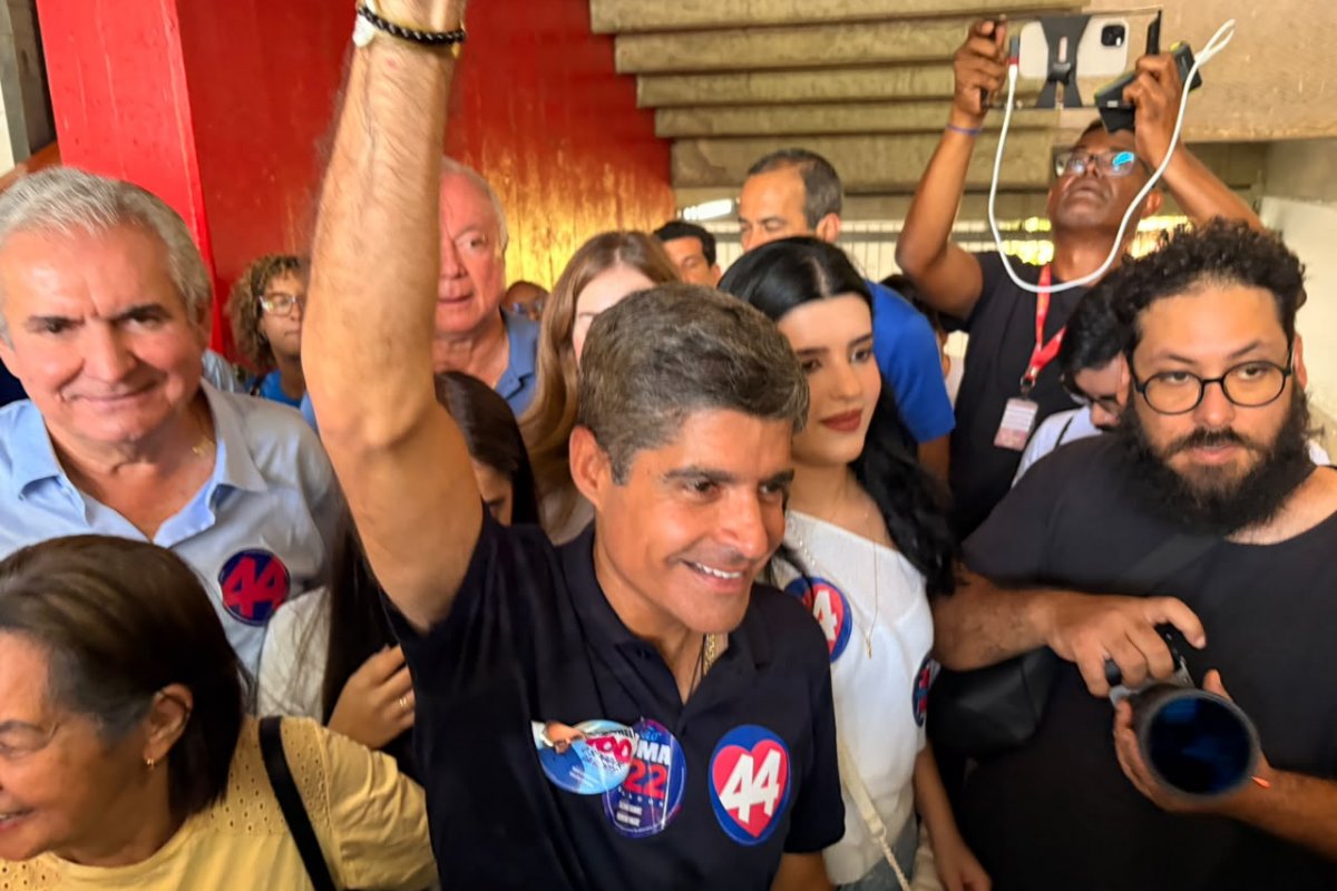  Vídeo: ACM Neto diz estar confiante com resultado da eleição: "hoje virá uma vitória histórica"