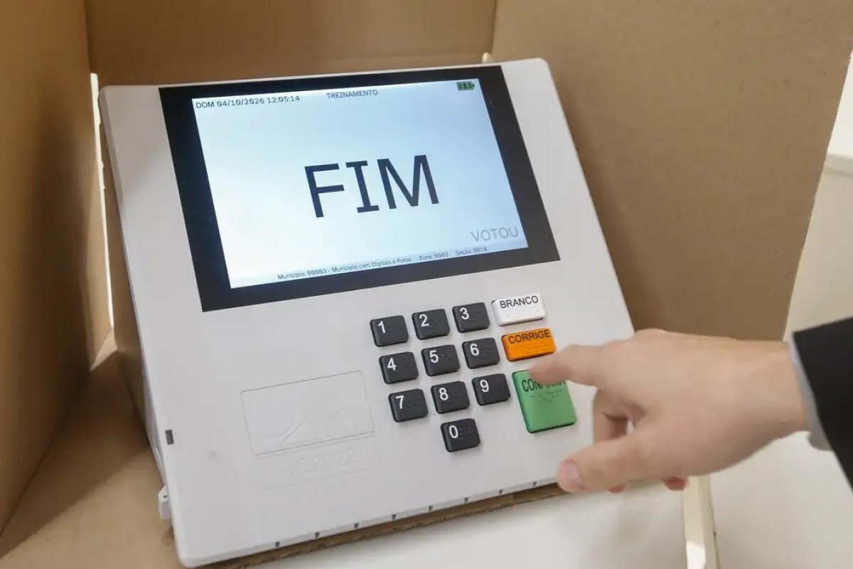 Horário de votação é encerrado no país; quem estiver na fila ainda pode votar