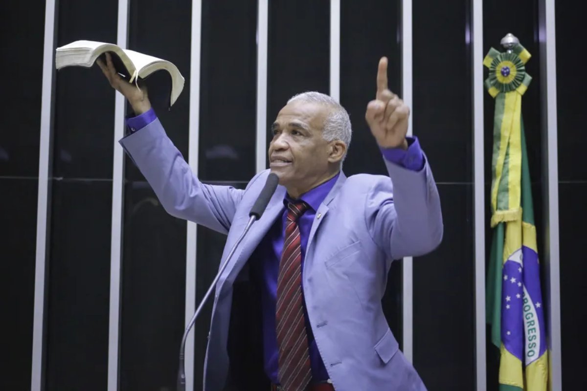 Conheça: deputado federal mais votado da Bahia já se autodeclarou 'ex-gay' e comanda centro de reabilitação denunciado por maus-tratos