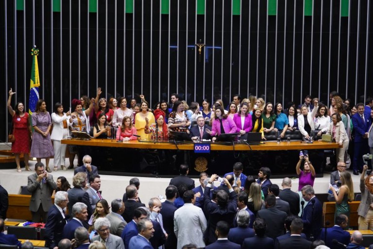 Número de mulheres eleitas deputadas federais é o maior da história