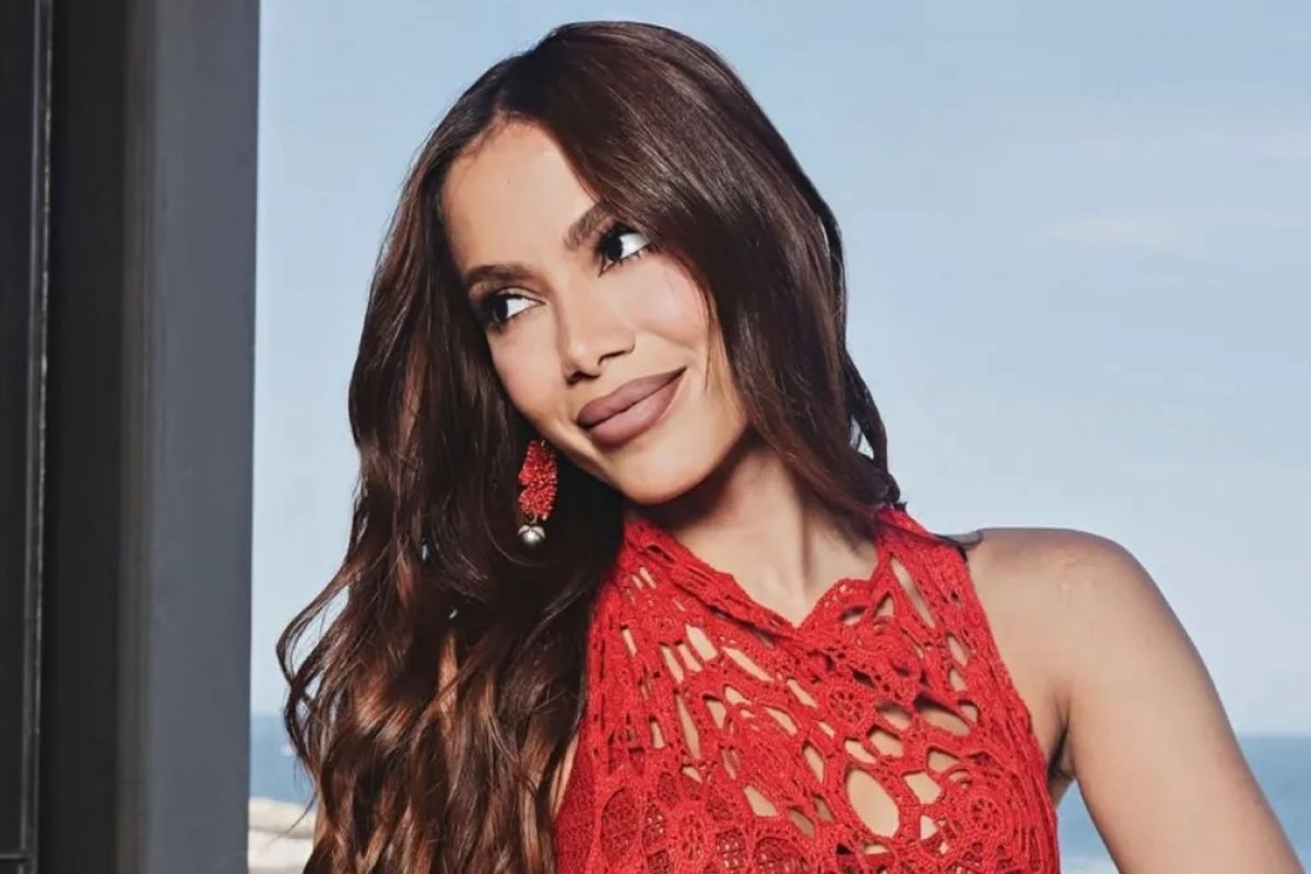 'Essa política do Brasil é uma piada', diz Anitta ao questionar TSE após eleição no Rio