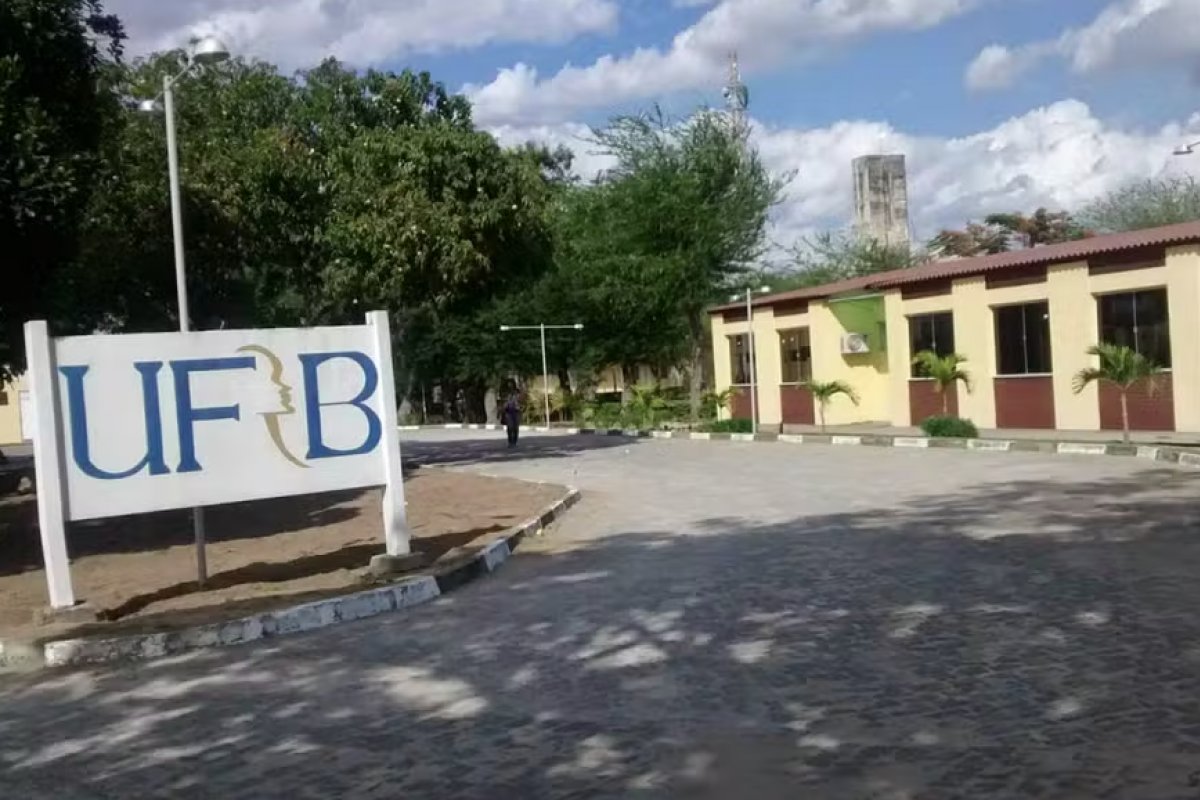 UFRB abre seleção para contratar 28 professores substitutos; saiba como se inscrever 