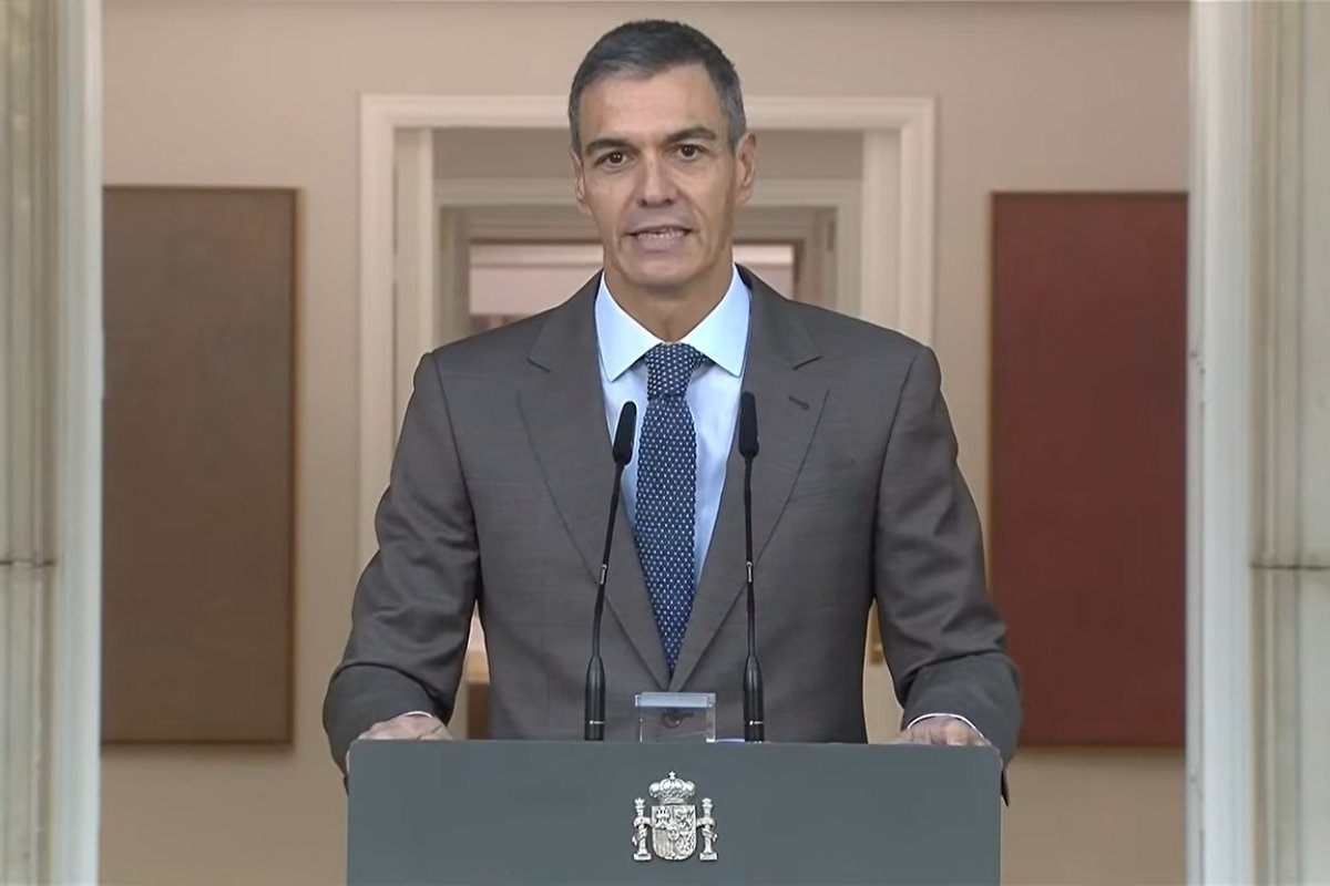 Primeiro-ministro da Espanha convoca eleições antecipadas em meio à crise habitacional no país 