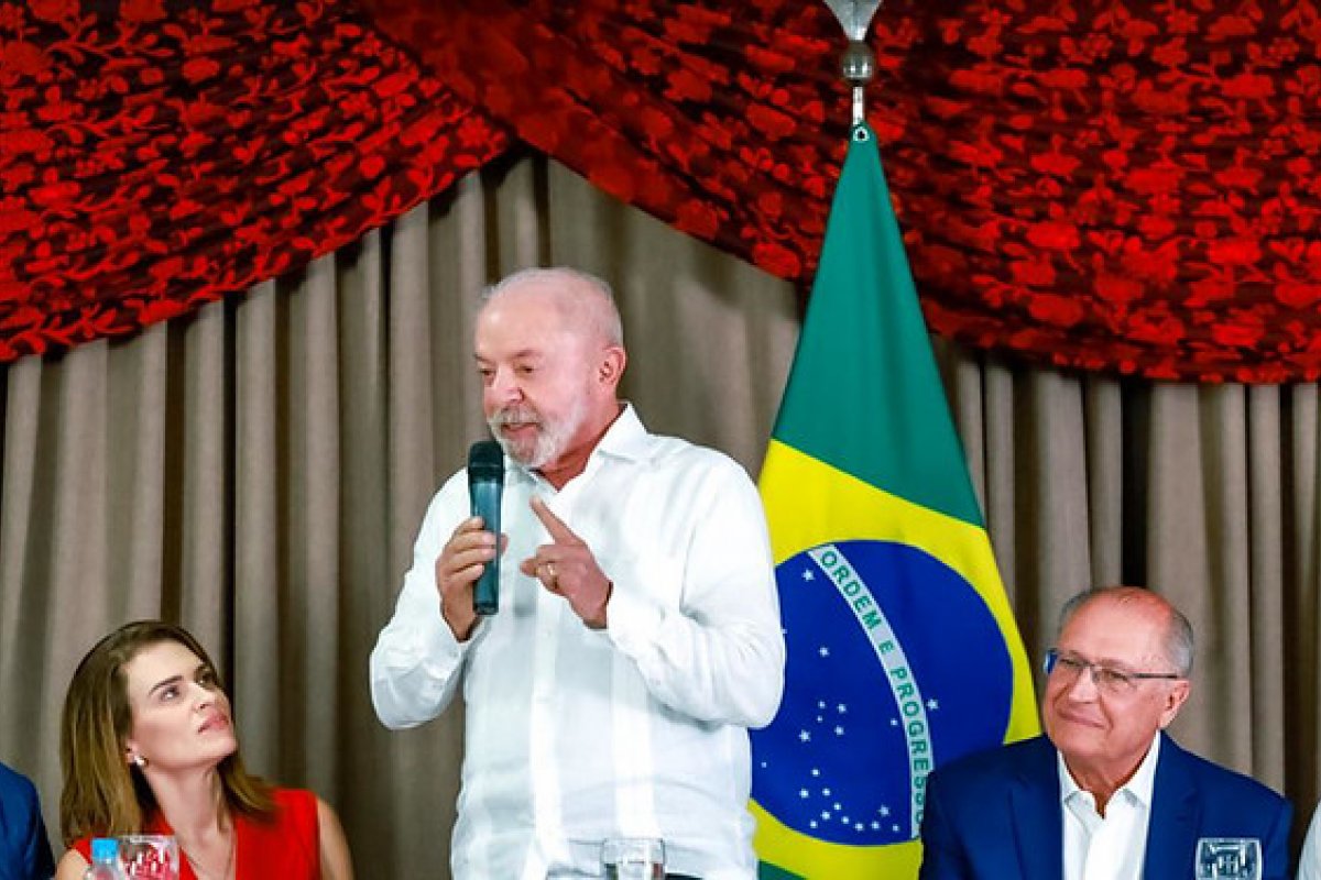Vídeo: Lula afirma que 'agora sim' é importante comparecer nos debates na TV