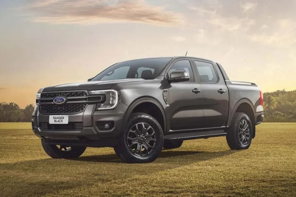 Ford Ranger mantém liderança nas vendas em setembro à frente da Hilux 