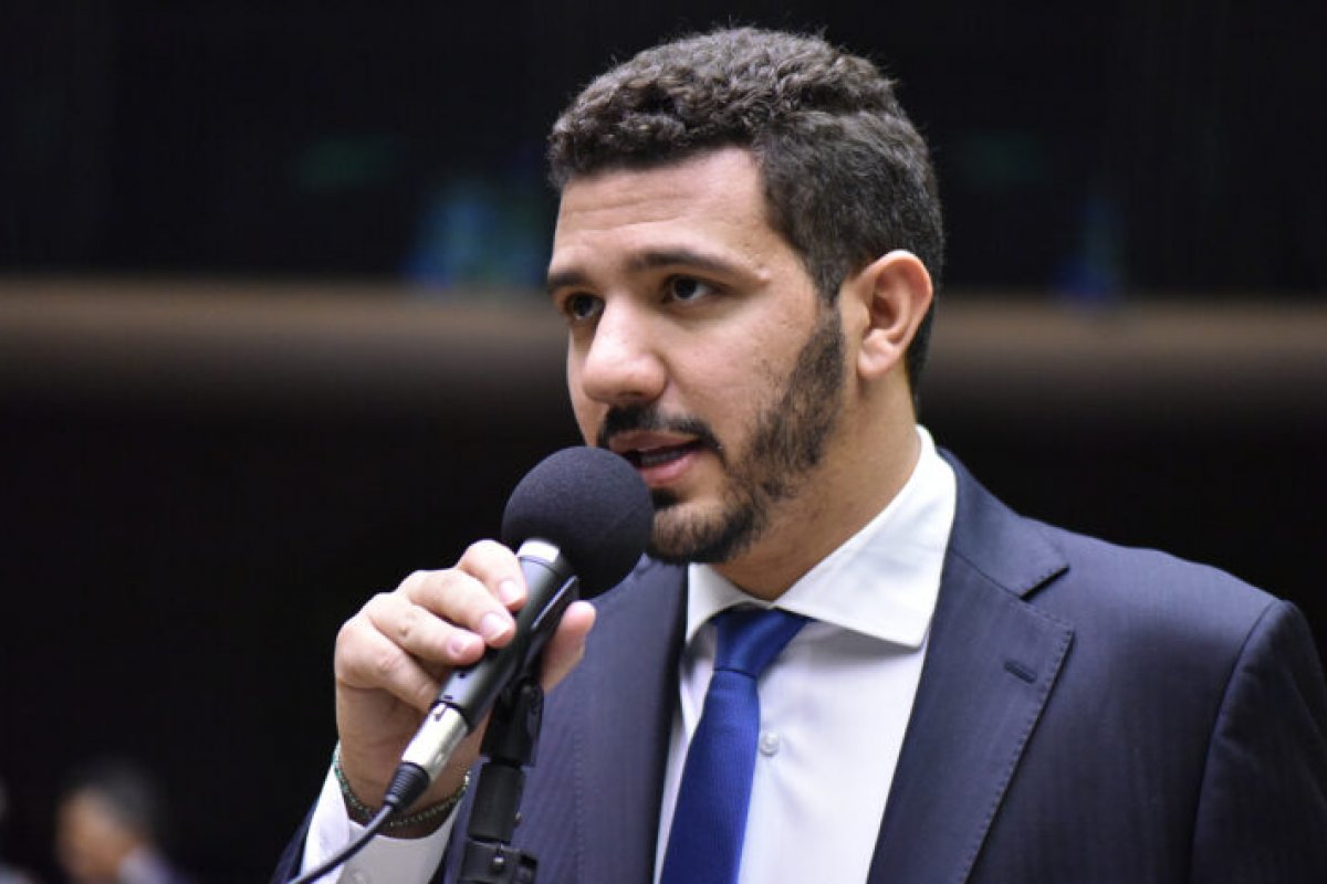 Aos 30 anos, 3º deputado federal mais votado da Bahia tem patrimônio superior a R$ 34 milhões