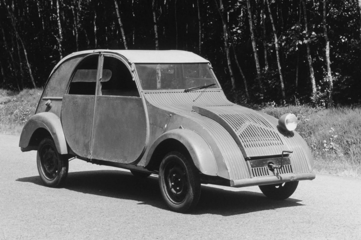 Citroën 2CV elétrico será revelado em Paris como modelo mais acessível do mercado 
