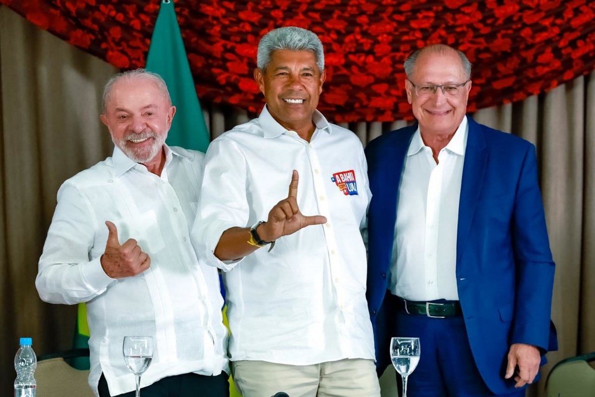 Cotado para fazer parte da campanha de Lula, Jerônimo volta a Brasília para alinhar estratégia no 2º turno