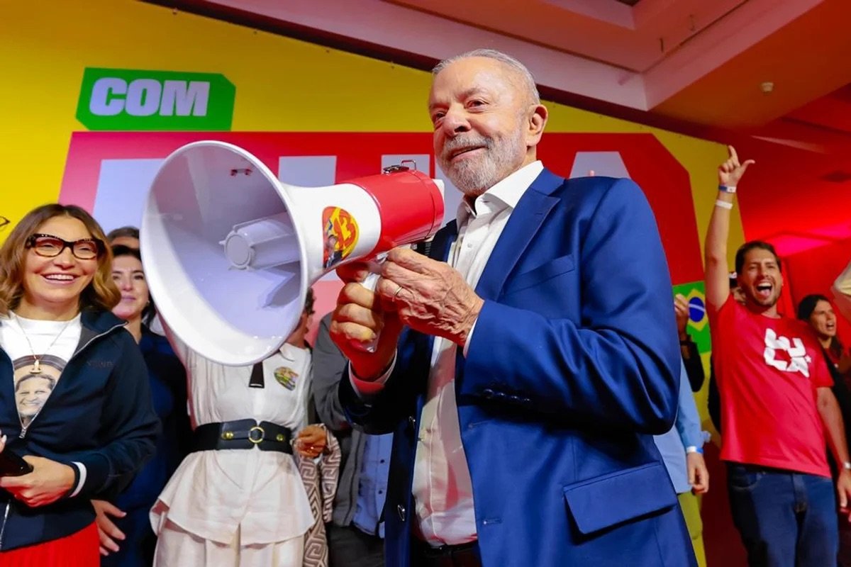 Lula reúne jovens eleitos e prepara nova estratégia para tentar virar disputa no 2º turno
