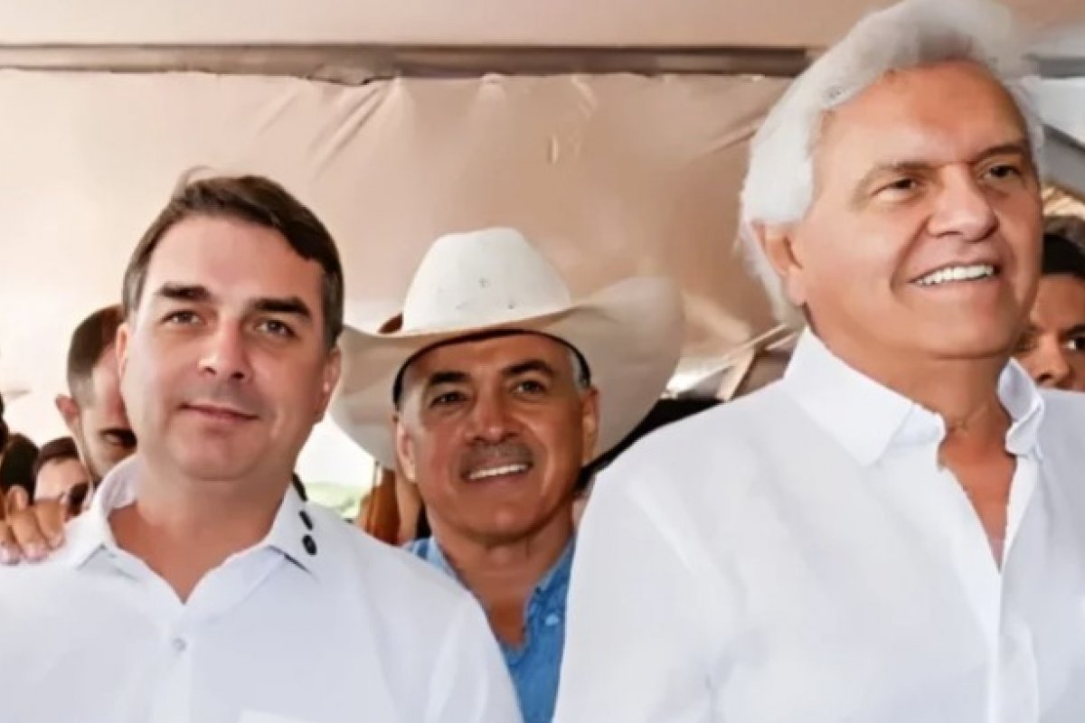 Flávio Bolsonaro diz que pretende mudar Constituição após avanço do PL no Congresso