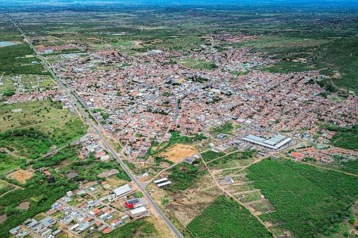 Ministério Público apura irregularidades na administração do município de Ipirá, na Bahia